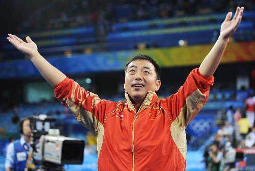 劉國梁賽場風(fēng)采與探尋自然美景之旅，內(nèi)心寧靜的追尋