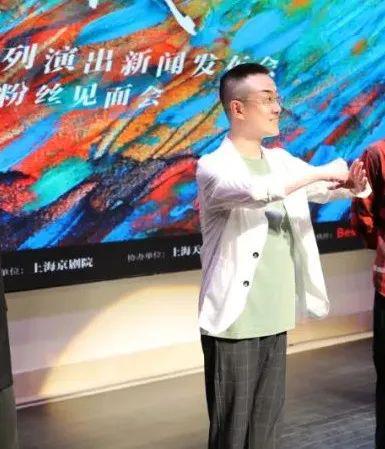 演員張歌，舞臺(tái)與人生的蛻變之路——學(xué)習(xí)與自信的光芒