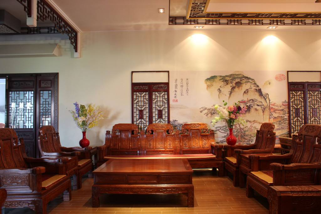 探秘小巷深處的紅木秘境，古典家具詩(shī)意價(jià)格與絕美風(fēng)采展示