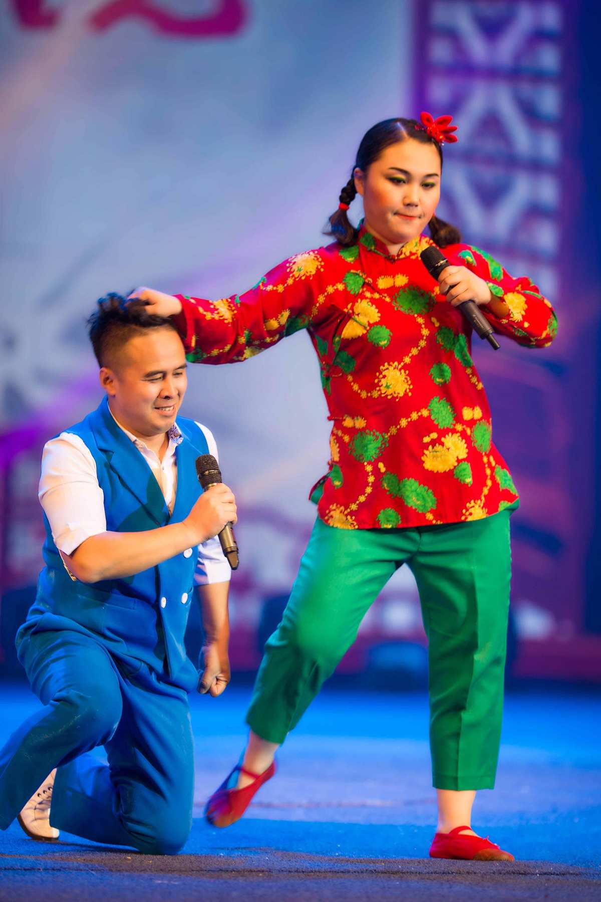 東北二人轉(zhuǎn)女演員,東北二人轉(zhuǎn)女演員的歡樂(lè)日常
